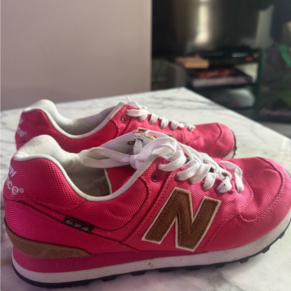 New Balance 574 Women's Pink Sneakers